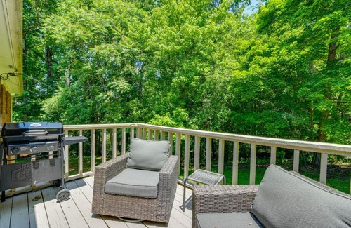 Arlington Haus | Charming Jonesville Home with Grill - Near Wineries!