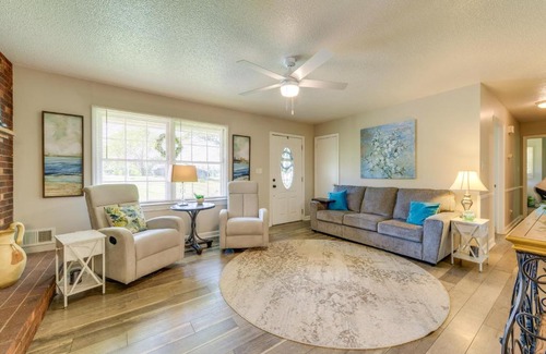 Arlington Haus | Charming Jonesville Home with Grill - Near Wineries!