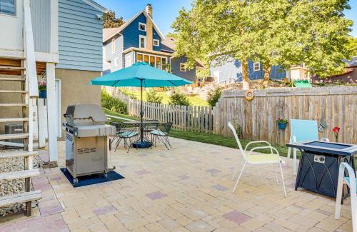 Lake Mills Haus | Charming Lake Mills Home Near Rock Lake and Beach