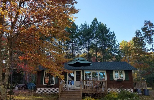 Belfast Kabine | Charming Lakeside Cabin in der Nähe von Belfast Bay