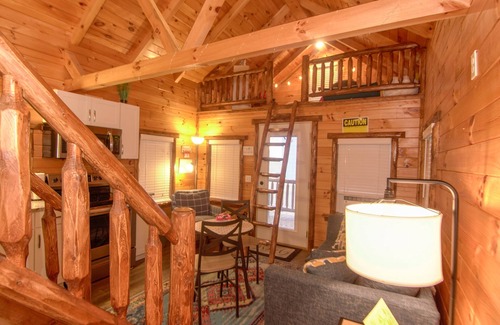 Ashtabula Kabine | Charming Lakeview Cabin Near Geneva-On-The-Lake, The Perfect Getaway!