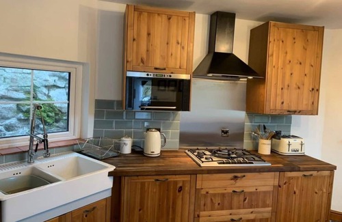 Abergavenny Hütte | Charming Large Detached Cottage in the Brecon Beacons Park