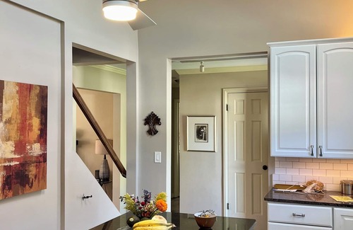 Wilmette Haus | Charming, light-filled 5br Wilmette home