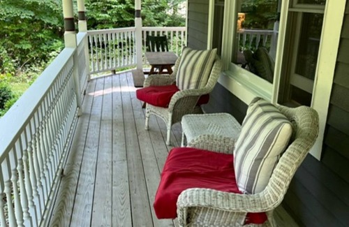 Mackinac Island Hütte | Charming Mackinac Island cottage close to Woods golf course