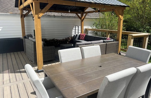 Alpharetta Haus | Charming Meadow Farmhouse on 1+ acre with Hot Tub, walk to Downtown, Renovated