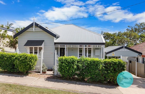 Merewether Haus | Charming Merewether Cottage