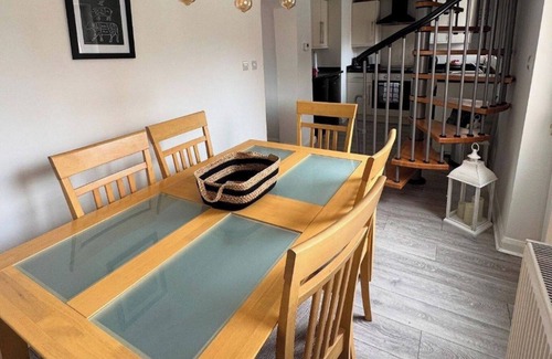 Middlewich Haus | Charming Middlewich House - Sleeps 4