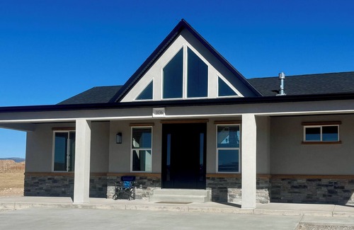 Bicknell Kabine | Charming Moonstone Lodge in beautiful Bicknell with AC, WiFi