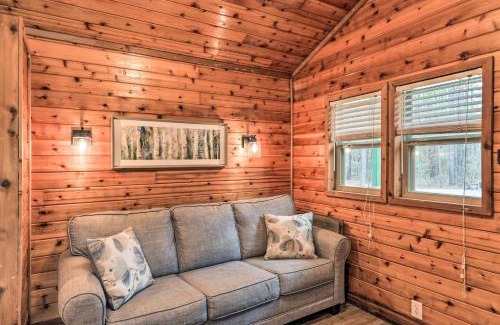 New Bern Haus | Charming New Bern Log Cabin - Pets Welcome!