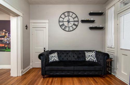 Downtown Little Rock Wohnung | Charming New Orleans-Style Apartment with Gated Courtyard!