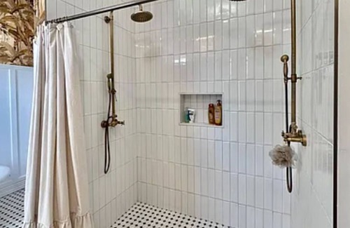 Pinckney Haus | Charming *newly renovated* Victorian House for Rent