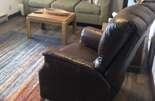 Powell Wohnung | Charming Newly Renovated Upstairs Apartment