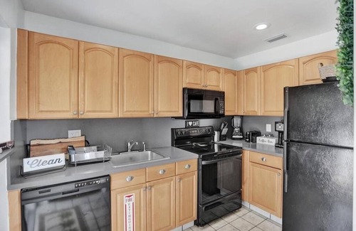 Croissant Park Hütte | Charming & Newly Renovated 2-bedroom pool Cottage - near beaches & Las Olas FTL