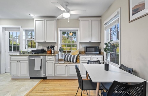 Huntington Haus | Charming Oasis near Metro: Arcade, Coffee, Parks