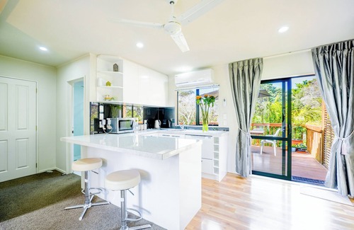 Greenhithe Haus | Charming one bedroom Guest House Retreat