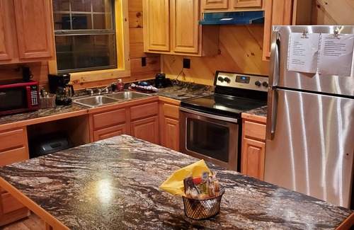 Winona Kabine | Charming ranch style log cabin with AC in scenic Winona