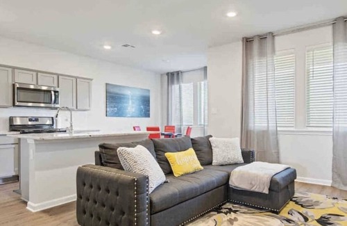 Slidell Haus | Charming Retreat 30 Minutes from Vibrant New Orleans - Ideal Short-Term Rental!