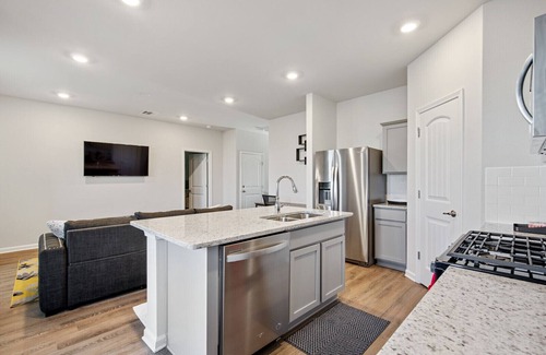 Slidell Haus | Charming Retreat 30 Minutes from Vibrant New Orleans - Ideal Short-Term Rental!