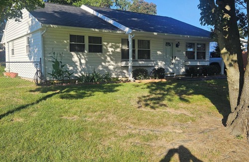 Salem Haus | Charming Salem Getaway – Comfortable, Convenient, and Close to It All