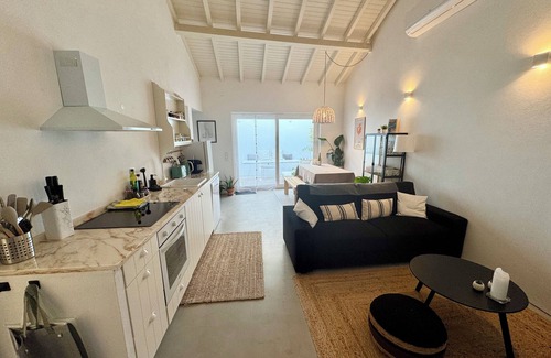 Sao Martinho Haus | Charming Scandi-inspired cottage with terrace and rooftop/30 min to Comporta.