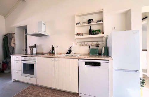 Sao Martinho Haus | Charming Scandi-inspired cottage with terrace and rooftop/30 min to Comporta.