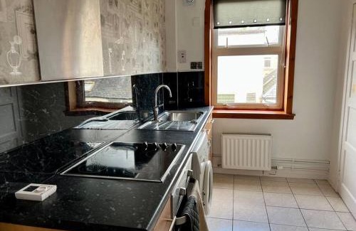 Broughty Ferry Wohnung | Charming Seaside home Sleeps 4 with free parking