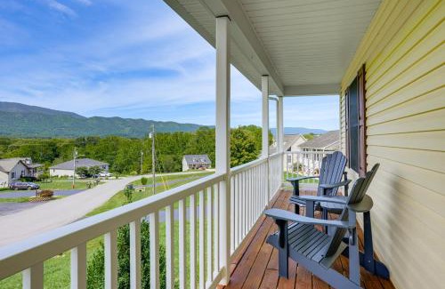 Shenandoah Haus | Charming Shenandoah Retreat with Deck!
