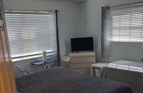 Lauderdale Lakes Wohnung | Charming studio with AC, WiFi in lovely Lauderdale Lakes