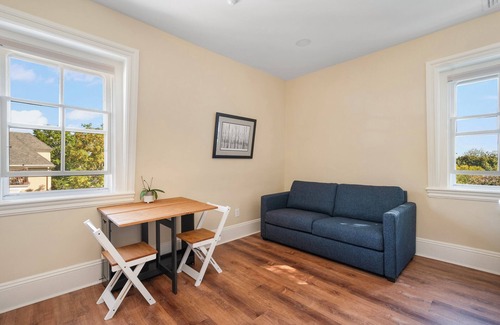 Wayland Wohnung | Charming Studio Apartment Near Brown and RISD