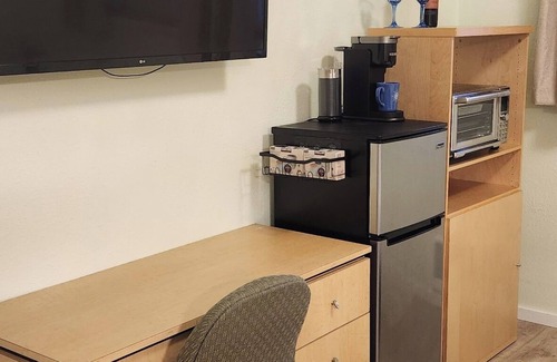 Sandpoint Wohnung | Charming studio, close to Schweitzer, lake Ponderay and Sandpoint.