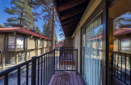Truckee Eigentumswohnung | Charming Studio Deluxe w/kitchen #215 at Donner Lake Village