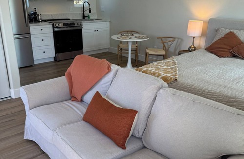 Carlsbad Wohnung | Charming studio in awesome Carlsbad with WiFi, AC