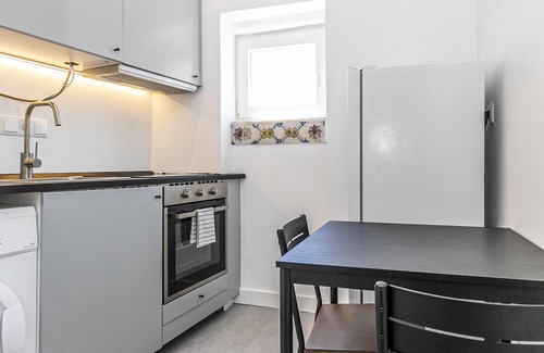 Alfama Wohnung | Charming Studio in Graça Overlooking the Tagus River