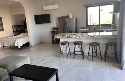 El Sargento Wohnung | Charming studio in serene El Sargento 2 blocks from the beach