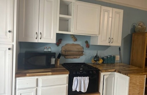 Ruth Wohnung | Charming studio in the country with highspeed fiber WiFi. Great location!