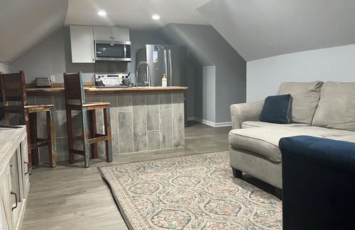 Portsmouth Wohnung | Charming studio lounge with WiFi and AC in Portsmouth