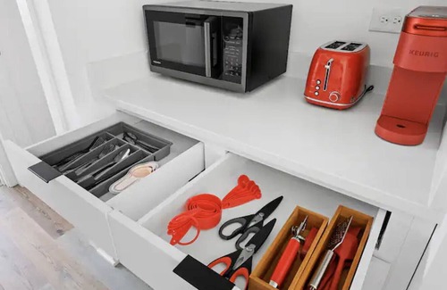 Riverside Wohnung | Charming Suite in Berwyn/Forest Park