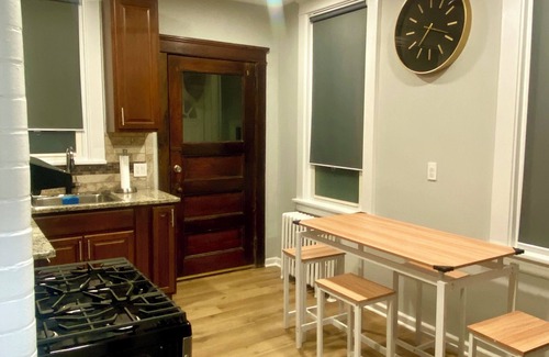 New Rochelle Haus | Charming suite with patio, heating, WiFi, free parking in welcoming New Rochelle