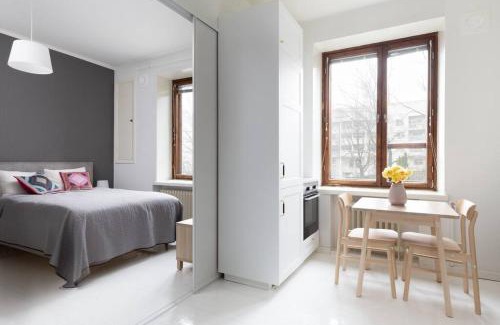 Alppiharju Wohnung | Charming suite with garden views steps from metro