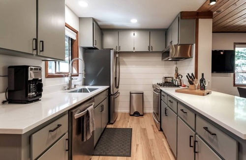 Sunnyside Haus | Charming Sunnyside Cabin mit Sauna - zu Fuß zum See