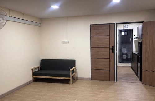 Khlong Toei Haus | Charming spacious room in enchanting Thong Lo, Bangkok with Full Kitchen