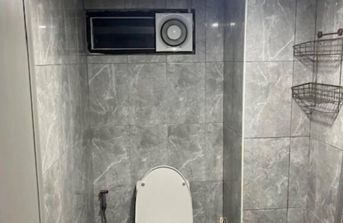 Khlong Toei Haus | Charming spacious room in enchanting Thong Lo, Bangkok with Full Kitchen