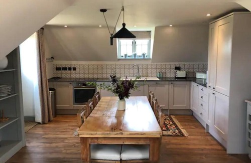 Sibford Gower Haus | Charming, thatched guest house in the Cotswolds