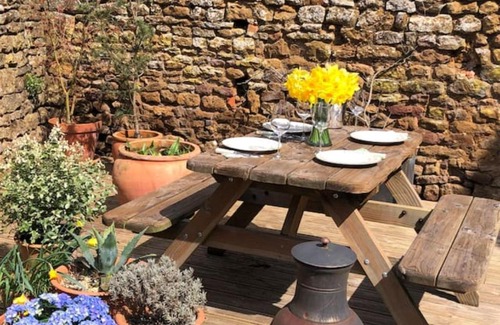 Sibford Gower Haus | Charming, thatched guest house in the Cotswolds