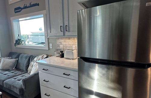 Sherrills Ford Hütte | Charming tiny home in lakeside Sherrills Ford with WiFi, AC & pool fitness room