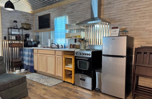 Pangburn Kabine | Charming tiny home in delightful Pangburn near Little Red River - pet friendly