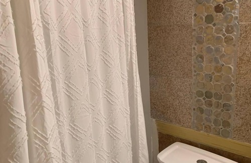 Norfolk - Virginia Beach Haus | Charming townhome in welcoming Virginia Beach with WiFi, AC