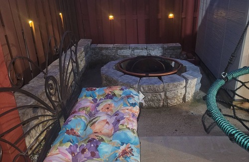 Manassas Haus | Charming townhome with all conveniences available in Manassas