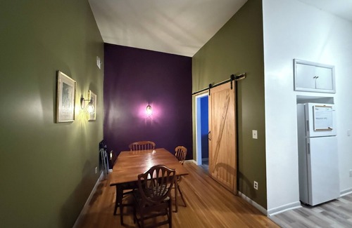 Martin Wohnung | Charming upper apartment in downtown Elmore with WiFi, AC, & Work space