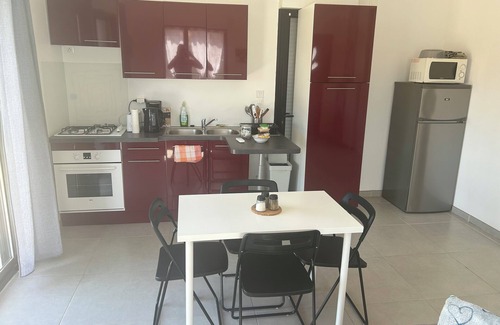 Rocbaron Wohnung | Charming vacation home with parking and private garden